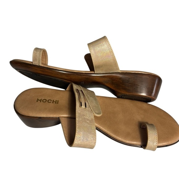 MOCHI Golden Toe Sandals Sz 38 - Picture 6 of 10